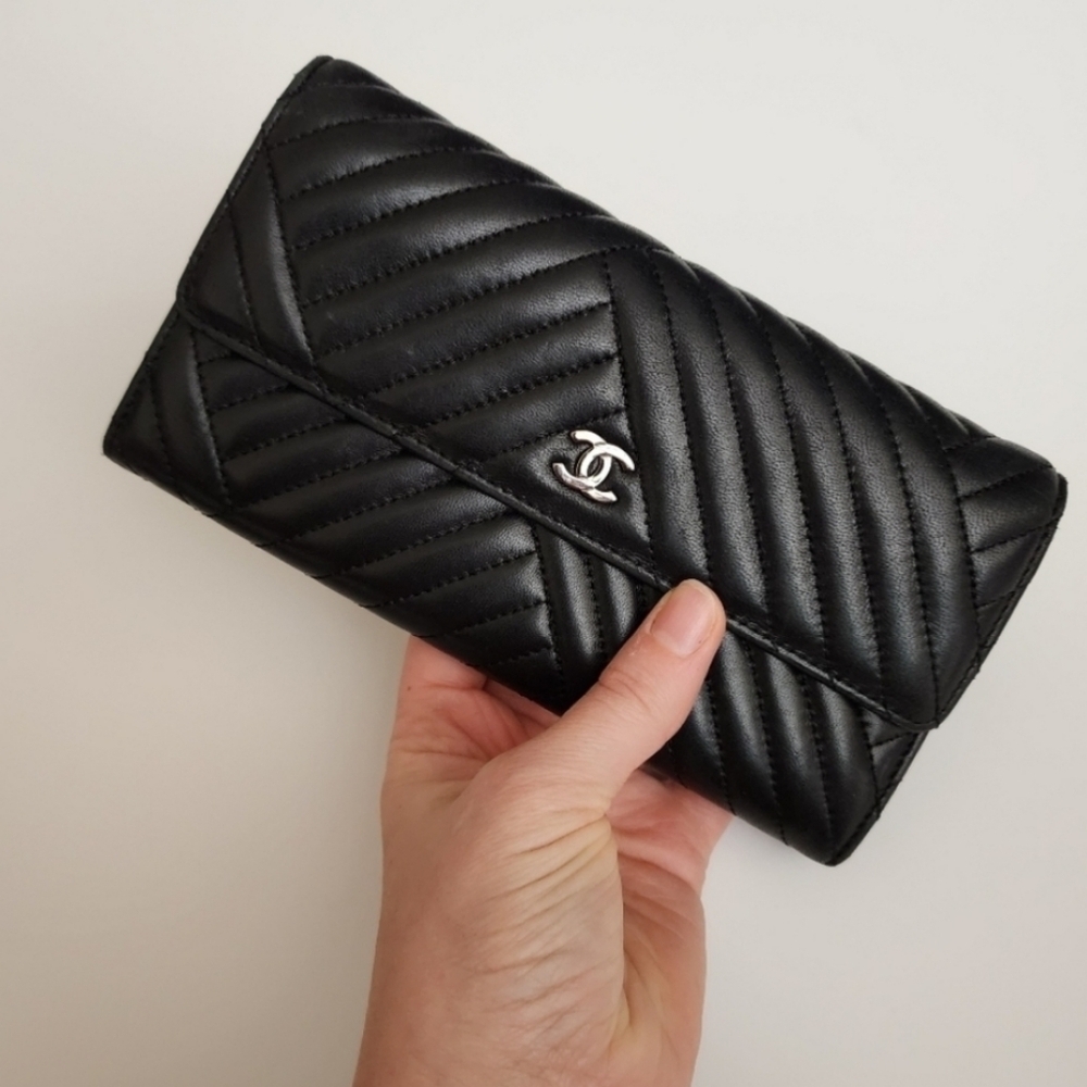 Chanel Black Quilted Leather Wallet Clutch - Picture 14 of 16